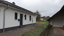 Zufahrt zum Carport
