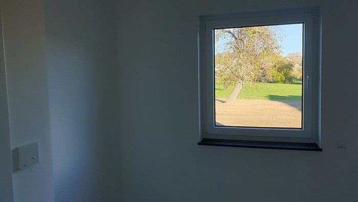 Blick aus dem Kinderzimmer oder Büro in den Garten